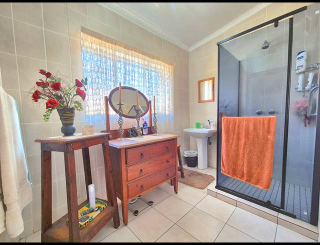 7 BEDROOM HOUSE FOR SALE IN BRAKPAN CENTRAL